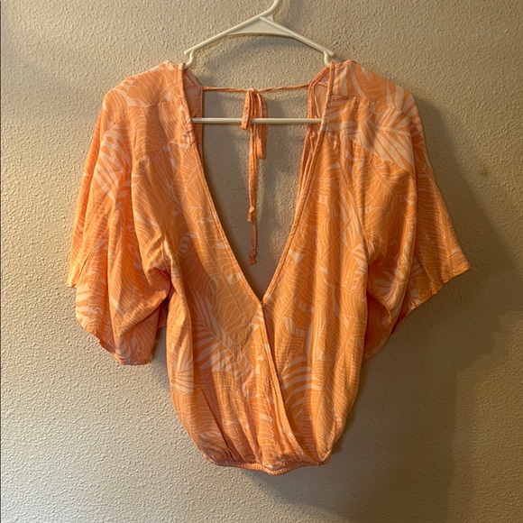 Surf Gypsy Orange Floral deep Vneck top - Picture 1 of 7